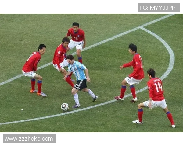 如何通过战术布置与个人技巧有效防守足球场上的球星