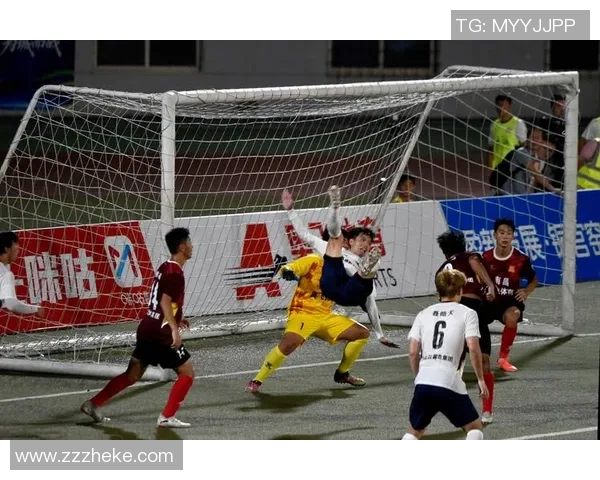 超雄足球星引领未来赛场新风潮 打破极限创造历史新篇章