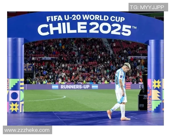 足球世界杯球星专访揭示背后故事与竞技心态精彩瞬间曝光